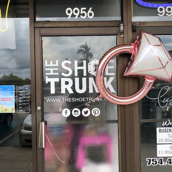 Meet your Posher, Carla from The Shoe Trunk! - Picture 5 of 5